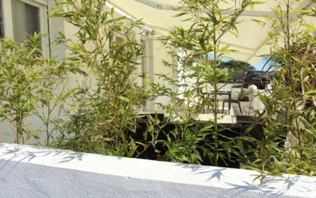 Residence by G - Avenida de Cantabria 60