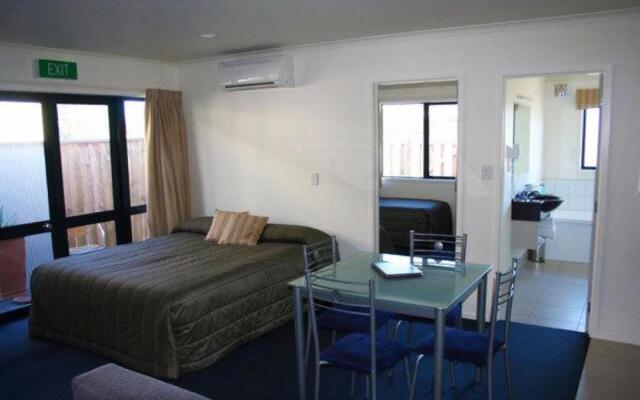 Claremonte Motor Lodge