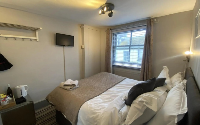 Ei8ht Brighton Apartments