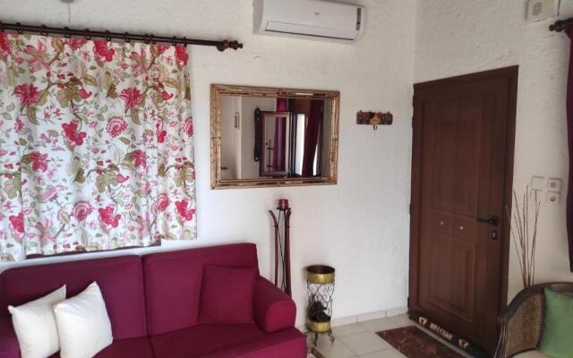 Melia's House