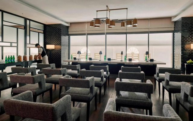 Hotel Stripes Kuala Lumpur, Autograph Collection