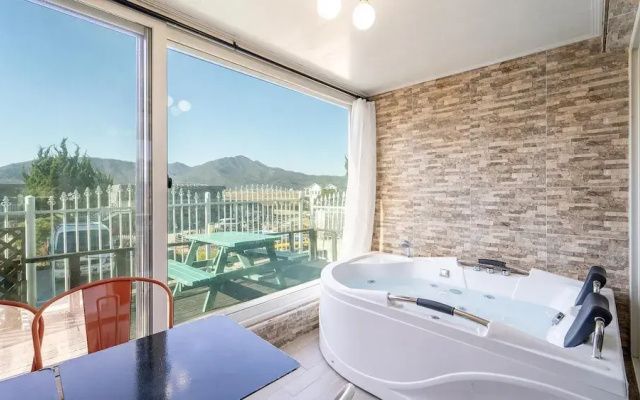 Ganghwa the Starspa Pension