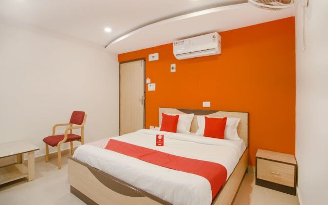 OYO 11400 The Down Town Suites