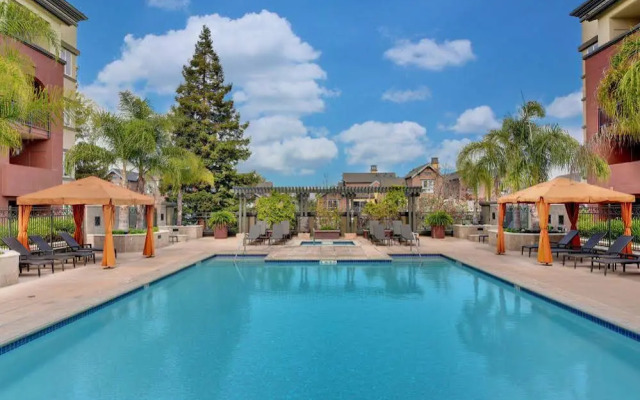 Oakwood At Via