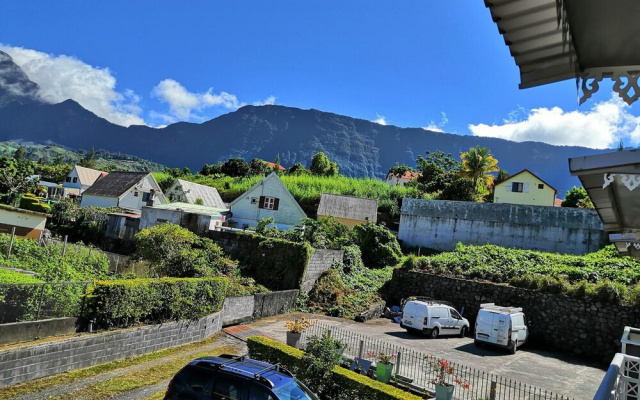 Studio in Salazie, With Furnished Garden and Wifi