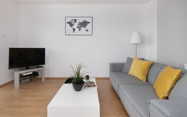 Warsaw Ursynów Apartment by Renters