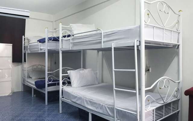 Omarthai Hotel - Hostel