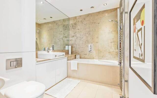 Elegant 2 Bed, 2 Bath Apt Sleeps 6 in Marylebone