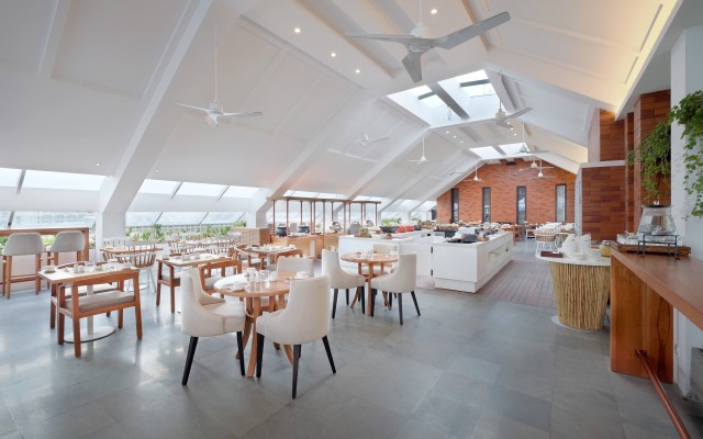 Jambuluwuk Oceano Seminyak Hotel