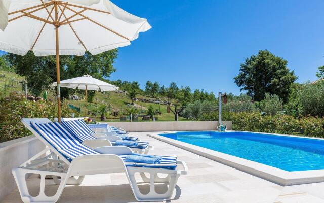 Stone House Rita with Pool