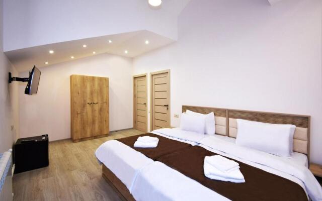 Patriott Hotel