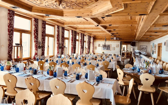 Hotel Salastrains