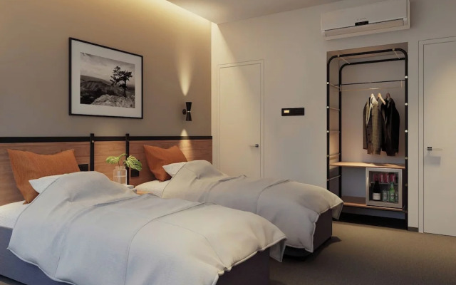 Metrolux City Contemporary Hotel