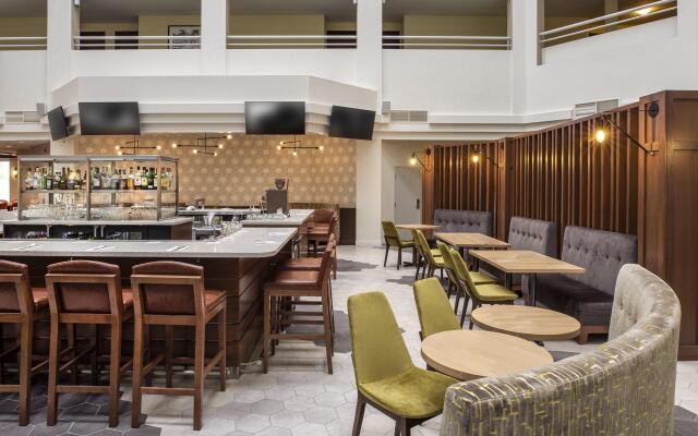 Holiday Inn Montreal Longueuil by IHG