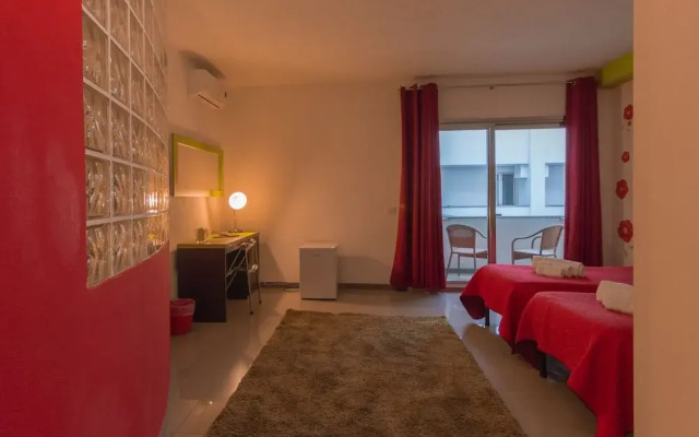 Delta Rooms
