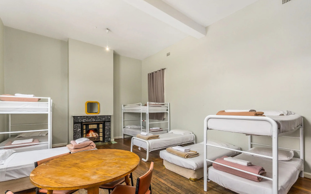 Grand Hotel Kiama – Guest Rooms – Kiama
