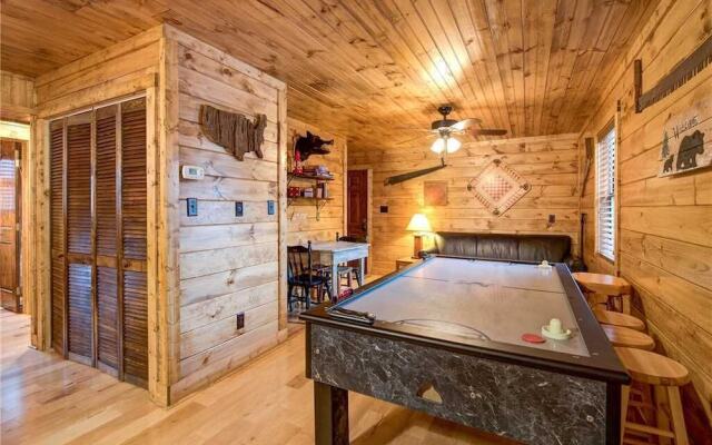 Rocky Top Lodge - Six Bedroom Cabin