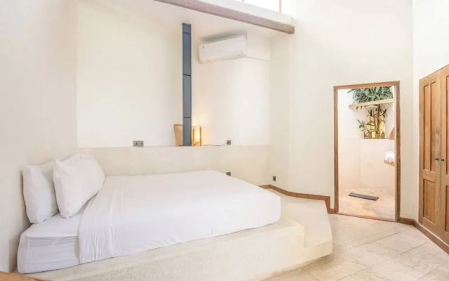 Chic 1-br Villa With Pool, 800m From Echo Beach