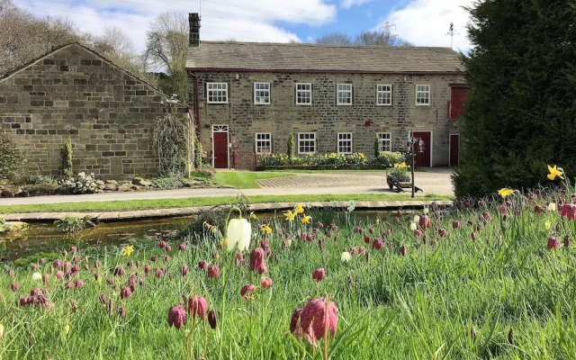 Hewenden Mill Cottages