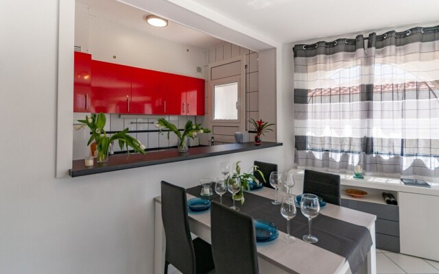 Beautiful Holiday Home for 4 With Private Swimming Pool