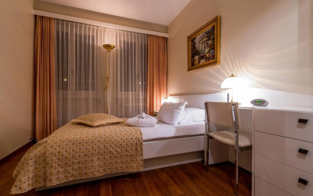 Hotel Century