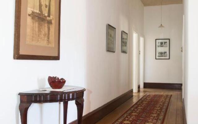 Roode Bloem Farm House