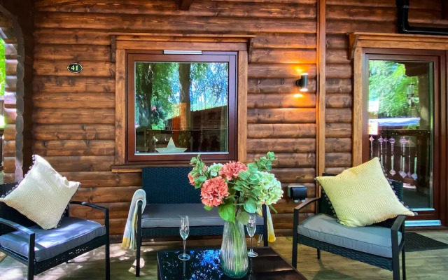 Leafy Hollow Lodge