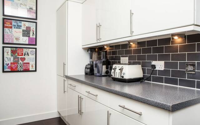 1 Bedroom Flat near Tower Bridge