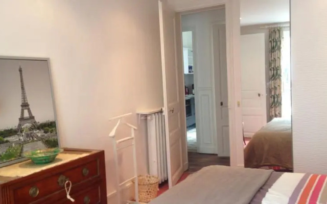 Longchamps Apartment