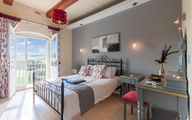 Twilight Gozitan Farmhouse With Pool