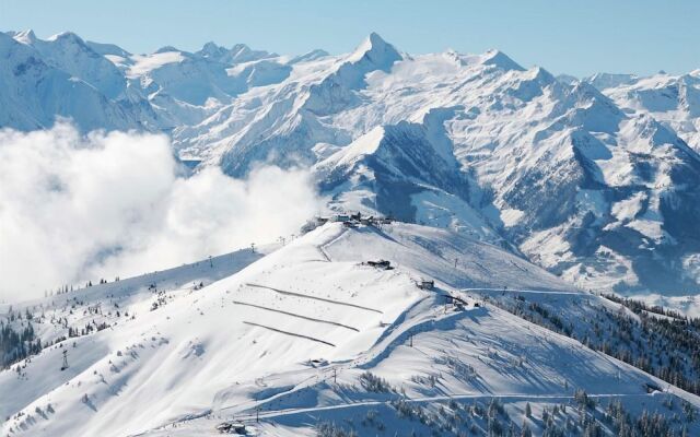 Luxurious Chalet in Zell Am See Near Ski Area