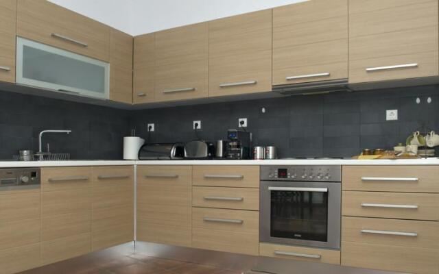 Nafsikas & Ntinos Home