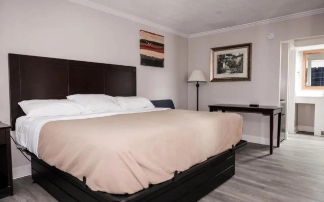 Riverside Inn & Suites by OYO Danville Ceaser Casino