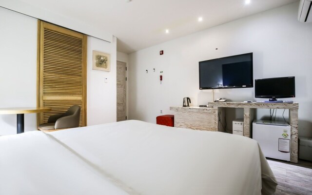 Apple Hotel