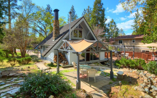 Yosemite Wonderland Chalet