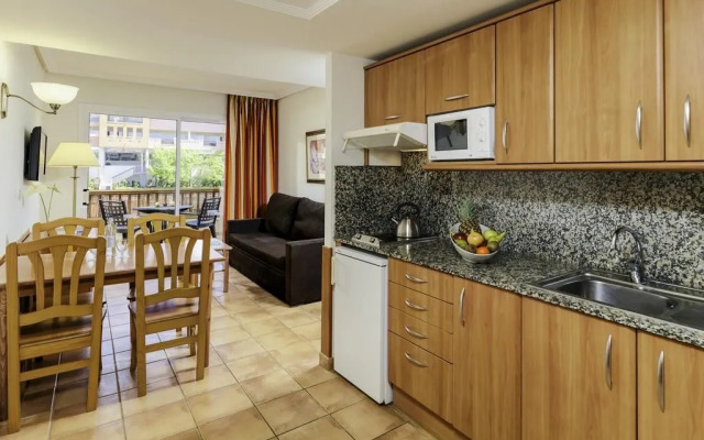 H10 Mediterranean Village