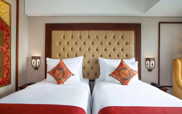 Alhambra Hotel & Convention, Bw Signature Collection – Guest Rooms – Cikunten