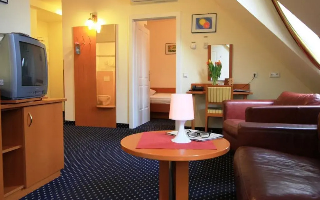 SUITE  900m ZUR OPER