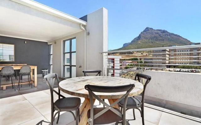 The Paragon LUXE with Rooftop Pool and Gym