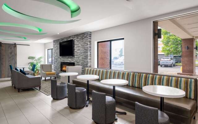 La Quinta Inn by Wyndham Indianapolis Airport Executive Dr