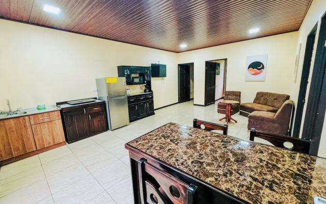 Los Angeles Hotel & Resort