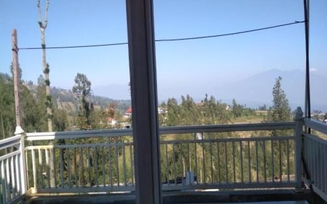 Saputra View Bromo Homestay