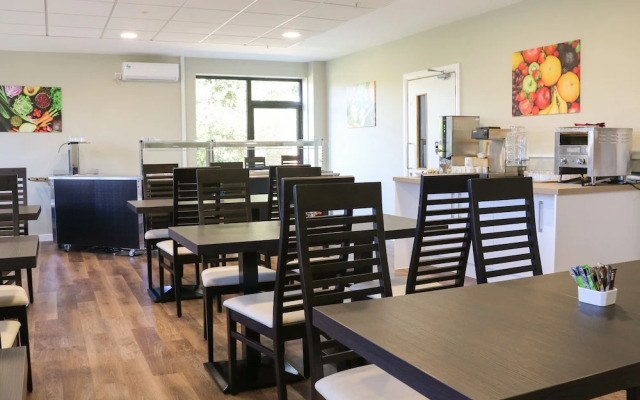 Flat 32 - Marine Court
