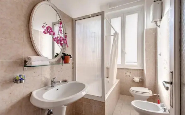 Rhome Apartments Giuliana