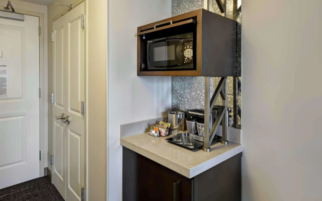 DoubleTree by Hilton Chicago Midway Airport