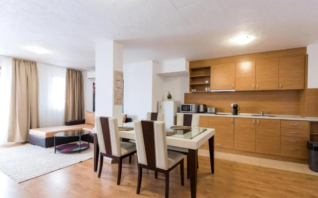 Modern & Cozy 2BD Apartment with Mountain View