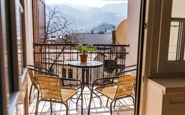 2Bdr Apartment With The Balcony View-Best Location