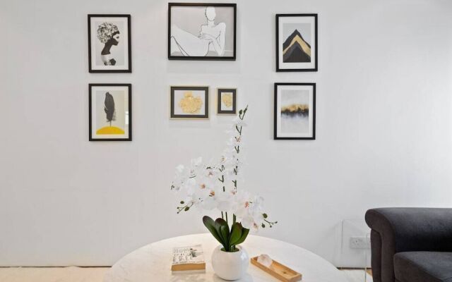 Beautiful 2bdr/2bath Apt in Mayfair, 3mins to Tube