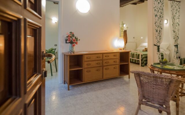 Picabon Apartment with AC and Balcony