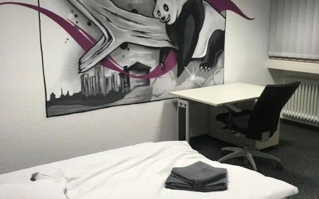 Hostel Hamm by Geronimo